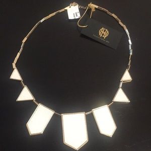 NWT House of Harlow necklace